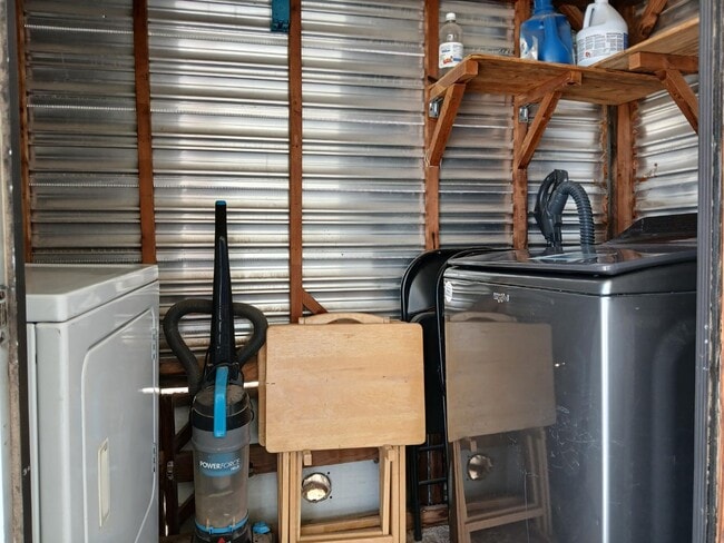 Building Photo - 9797 E 32nd St