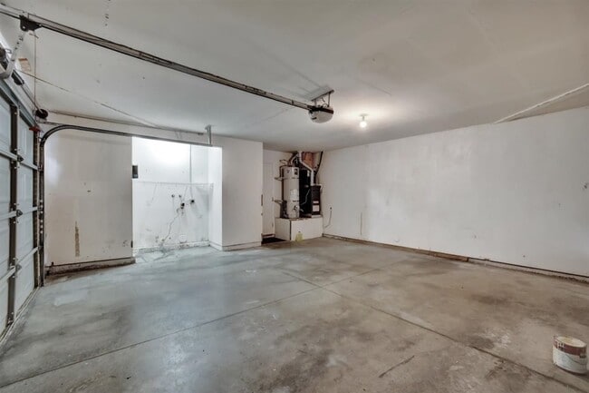 Building Photo - 939 Shana Pl