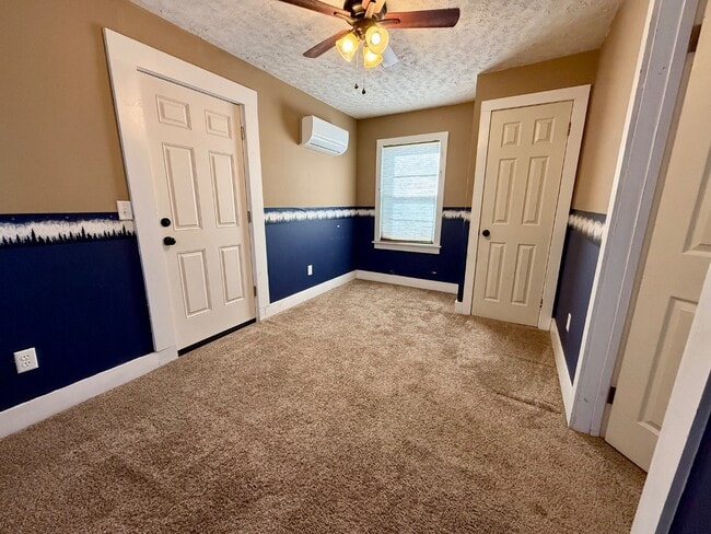 Building Photo - 602 W McKinney Ave