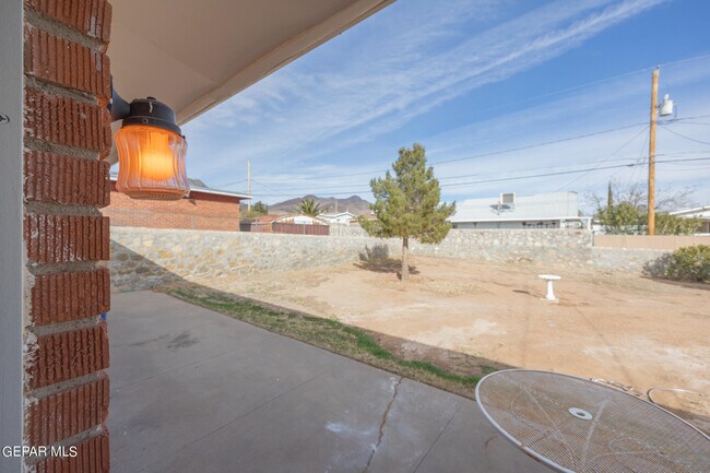 Building Photo - 3913 Titanic Ave