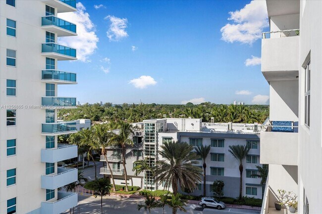 Building Photo - 9225 Collins Ave