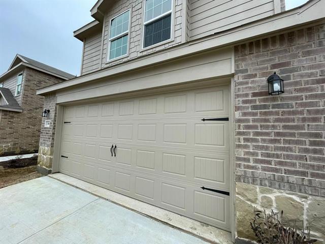 Building Photo - 366 Lake Erie Dr