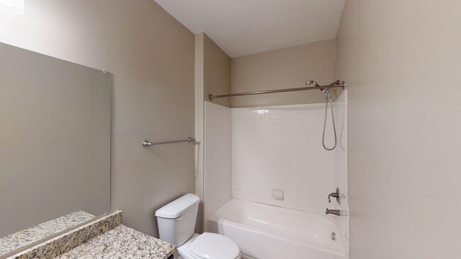 Building Photo - Studio Apartment in Melrose Heights- Close...