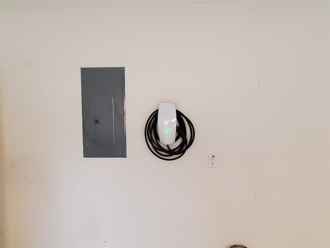 Building Photo - 7143 Laguna Villas