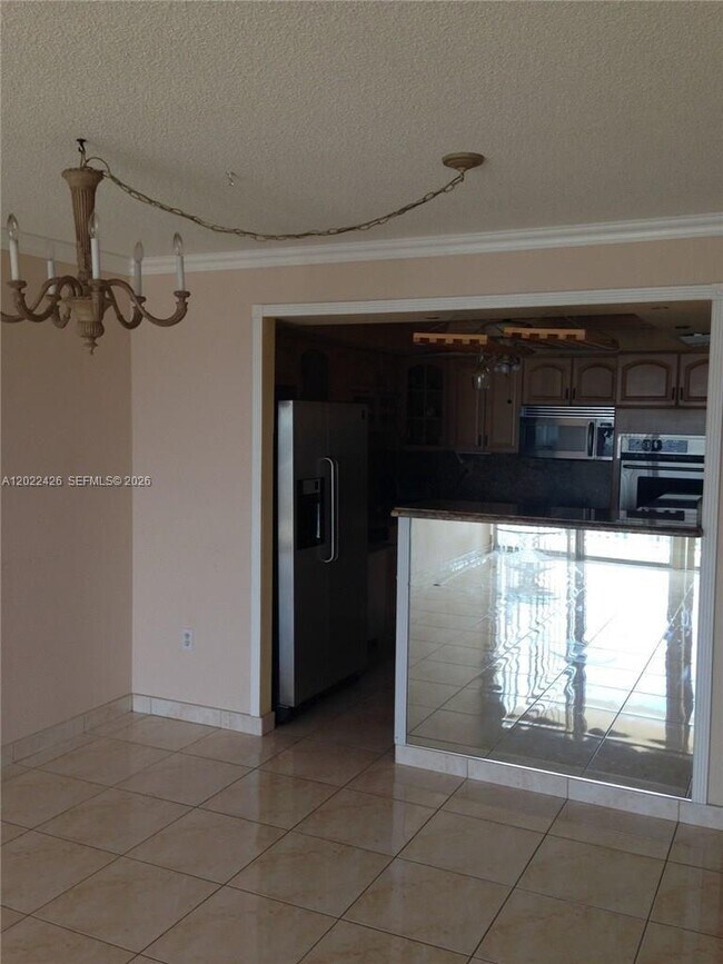 Building Photo - 18011 Biscayne Blvd