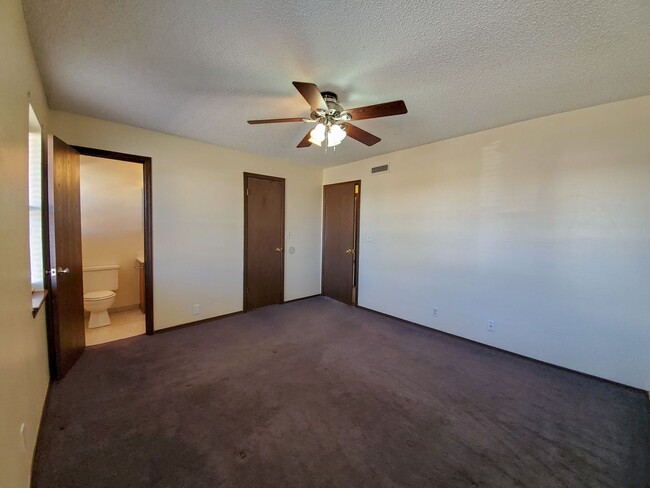 Building Photo - 3 Bed brick home in Tecumseh