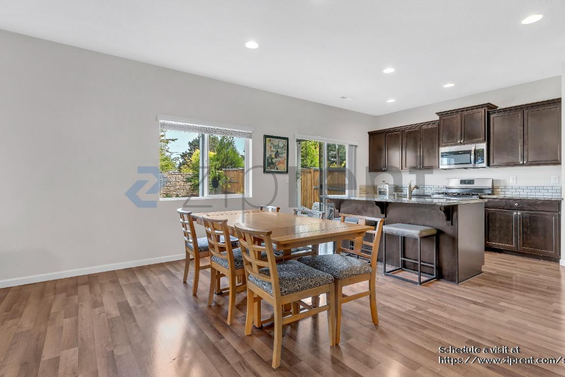 Building Photo - 2908 S White Salmon Dr