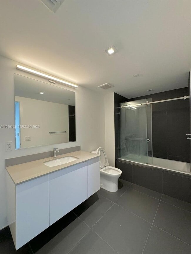 Building Photo - 1600 NE 1st Ave