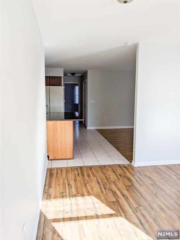 Building Photo - 10 Elm Ct