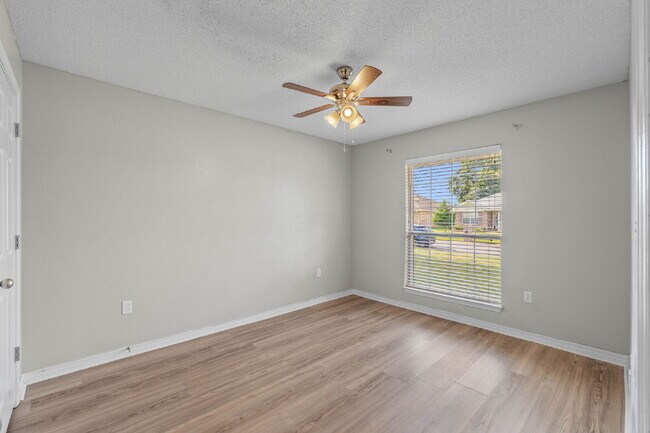 Building Photo - 203 Citadel Ln