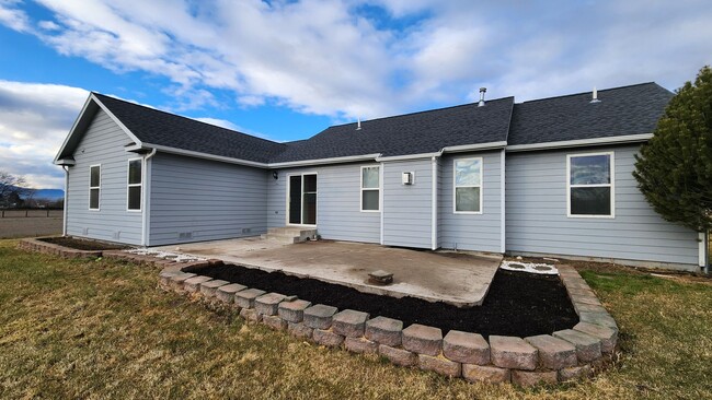 Building Photo - Beautiful House Near Hellgate Elementary