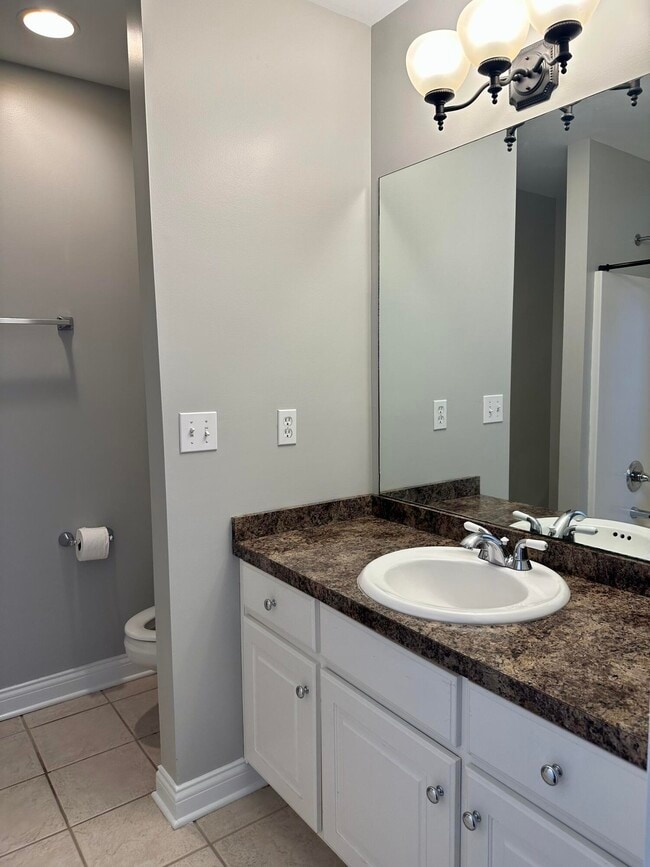 Building Photo - 114 W Green St