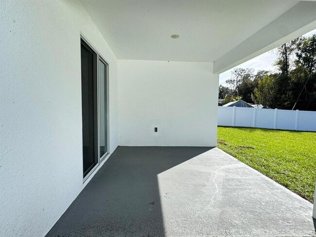 Building Photo - 442 Marion Oaks Course