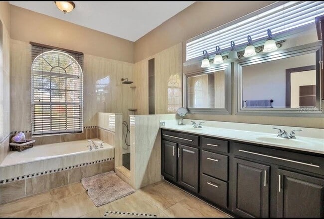 Building Photo - 1917 Pamlynne Pl