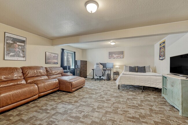 Building Photo - 14707 Allegiance Dr