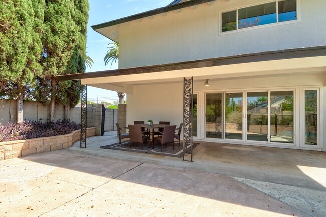 Building Photo - 700 S Yorba St