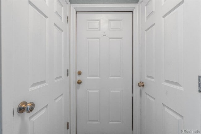 Building Photo - 3445 Cochran Dr