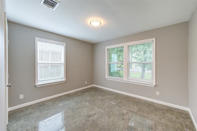 Building Photo - 4545 Bricker St