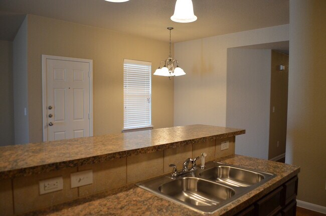 Building Photo - 1800Tru