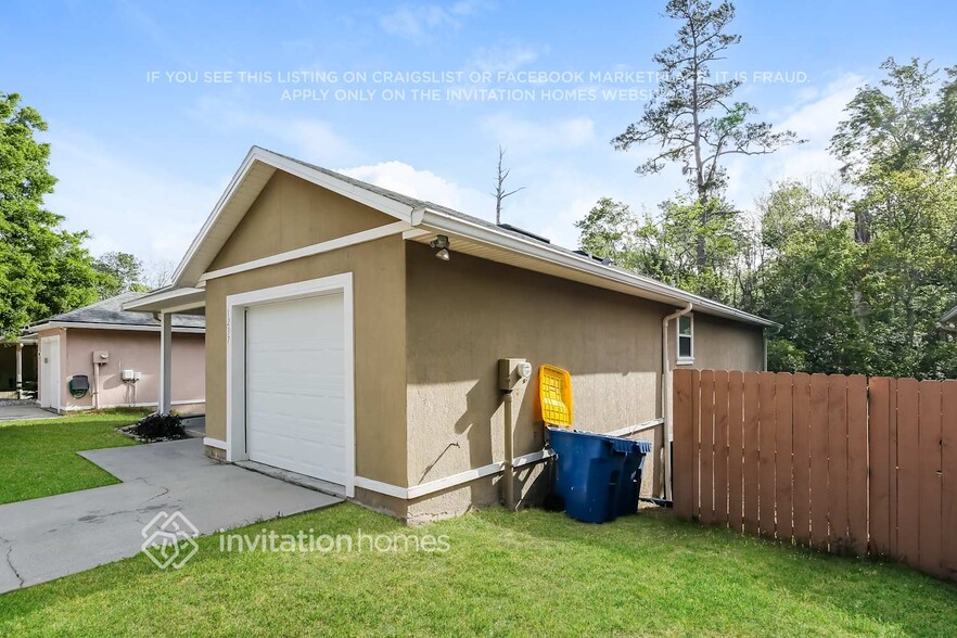 Building Photo - 1237 Homard Pl