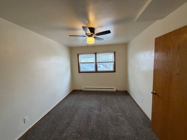 Building Photo - Upper Level 1 Bedroom, 1 Bathroom Apartment - Tenant Pays Electric Only