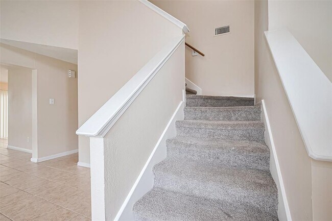 Building Photo - 7203 River Pines Dr