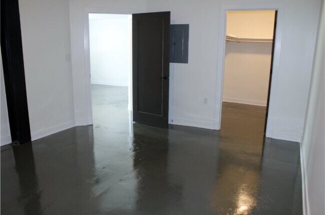 Building Photo - Culpeper Lofts - Building B