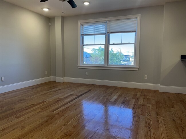 Building Photo - 45 Spring St