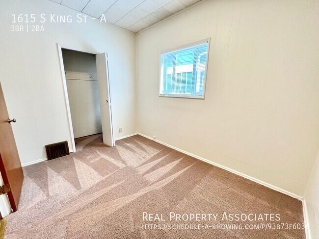 Building Photo - 1615 S King St