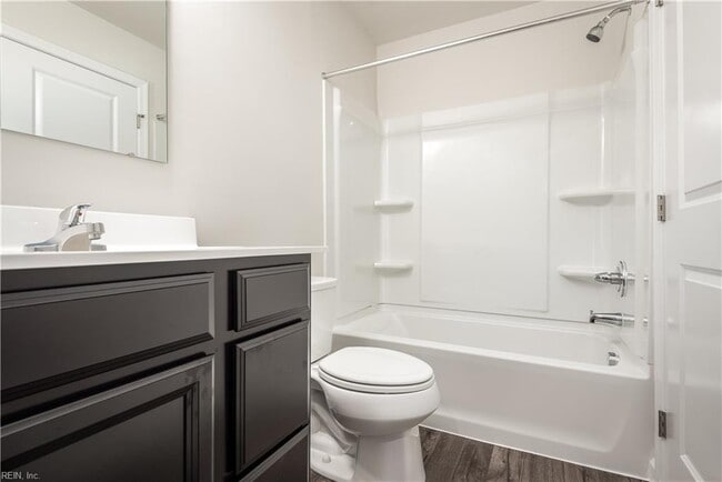 Building Photo - 701 Lakeview Cove