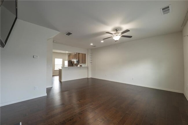 Building Photo - 915 Society Cir