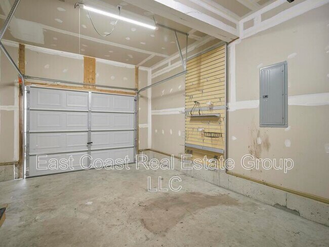 Building Photo - 125 Amelia Dr