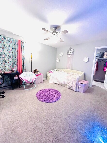 Building Photo - 1504 Englewood Ct