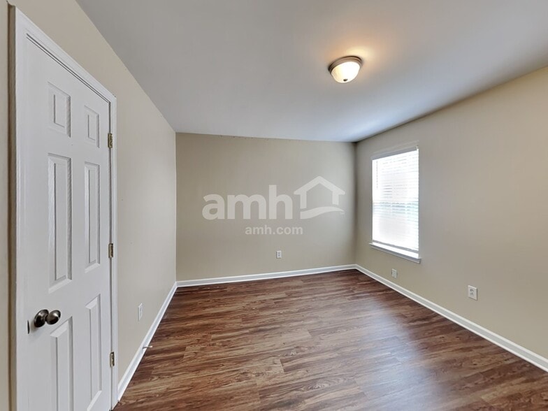 Building Photo - 1718 Stephenson Ln