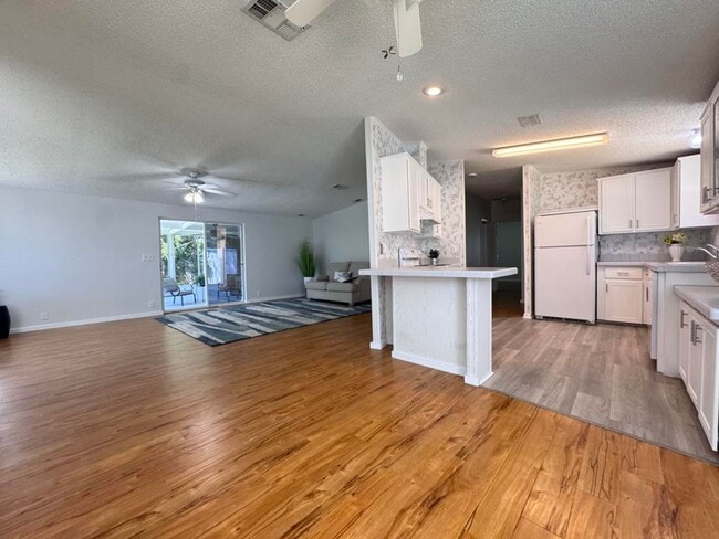 Building Photo - 2/2 in Plantation Oaks