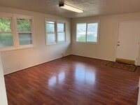 Building Photo - Hawaii Kai, Upstairs duplex, small 3 bedroom, 1 bath newly renovated duplex unit, No pets