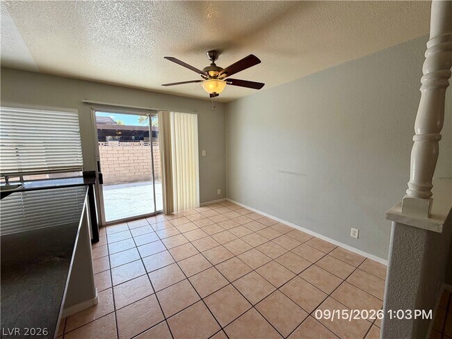 Building Photo - 6122 Meadow View Ln