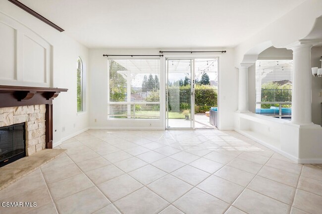 Building Photo - 1851 Fox Springs Cir