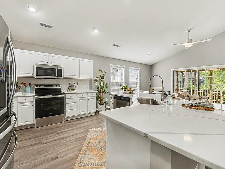 Building Photo - 3416 Wellesley Ct