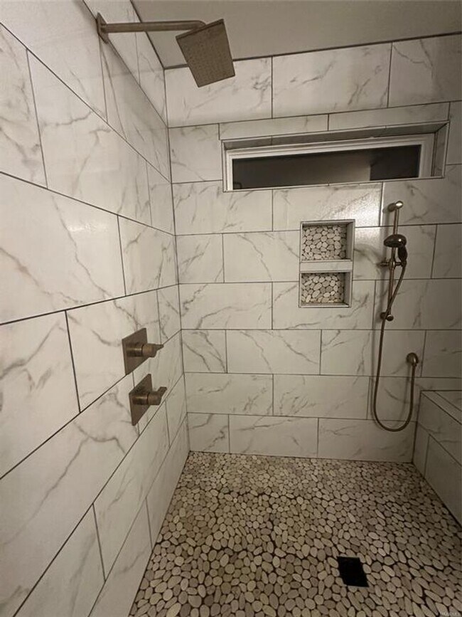 Building Photo - Available December!