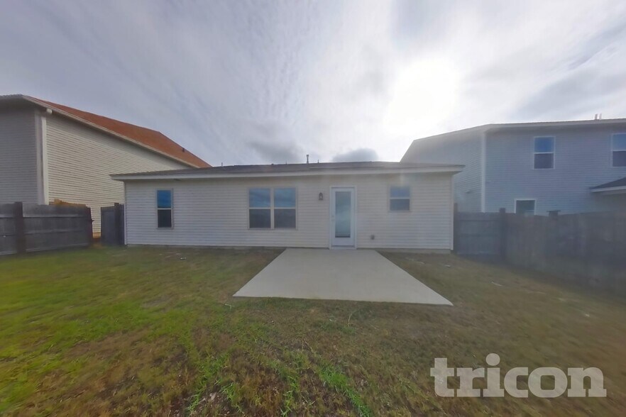 Building Photo - 711 Tallaran Rd