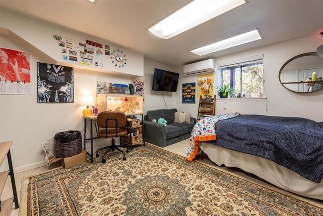 Building Photo - 2 Randolph Pl