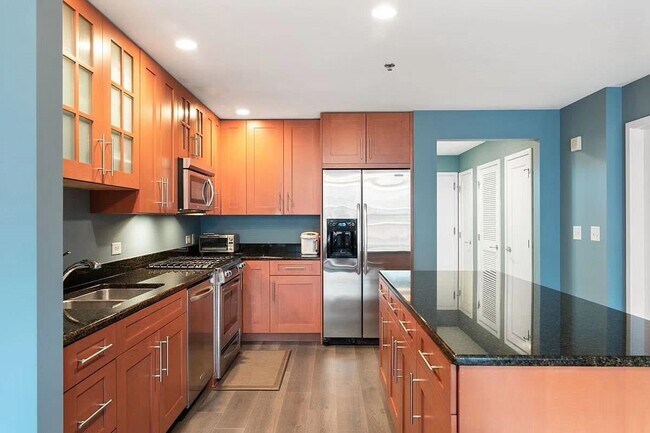 Building Photo - 1125 Maxwell Ln