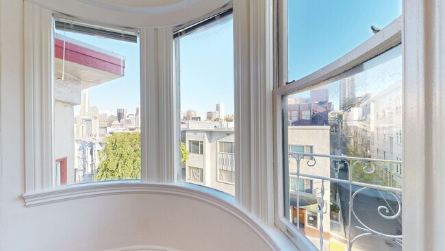 Building Photo - 1048 Pacific Ave