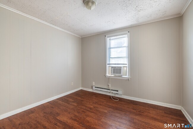 Building Photo - 793 Brewster St