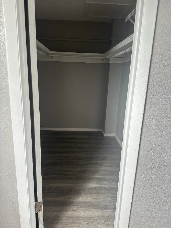 Building Photo - 1064 N Tamiami Trl