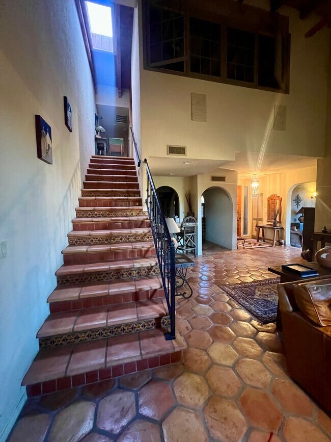 Building Photo - Furnished Golf Course Course Property