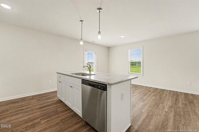 Building Photo - 92 Littlefield Ln