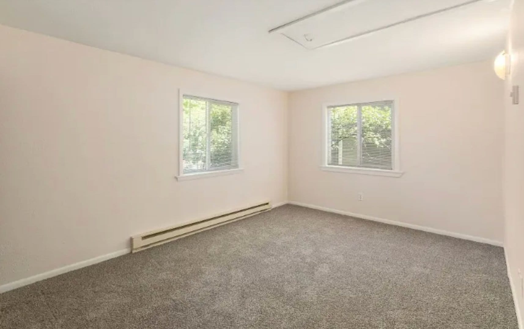 Building Photo - 528 W Magnolia St