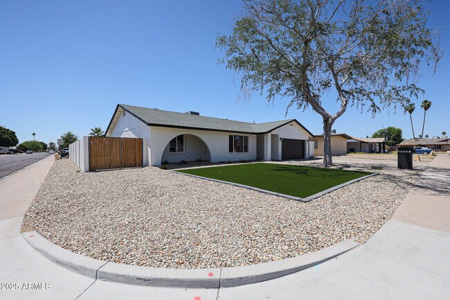 Building Photo - 11202 N 43rd Dr